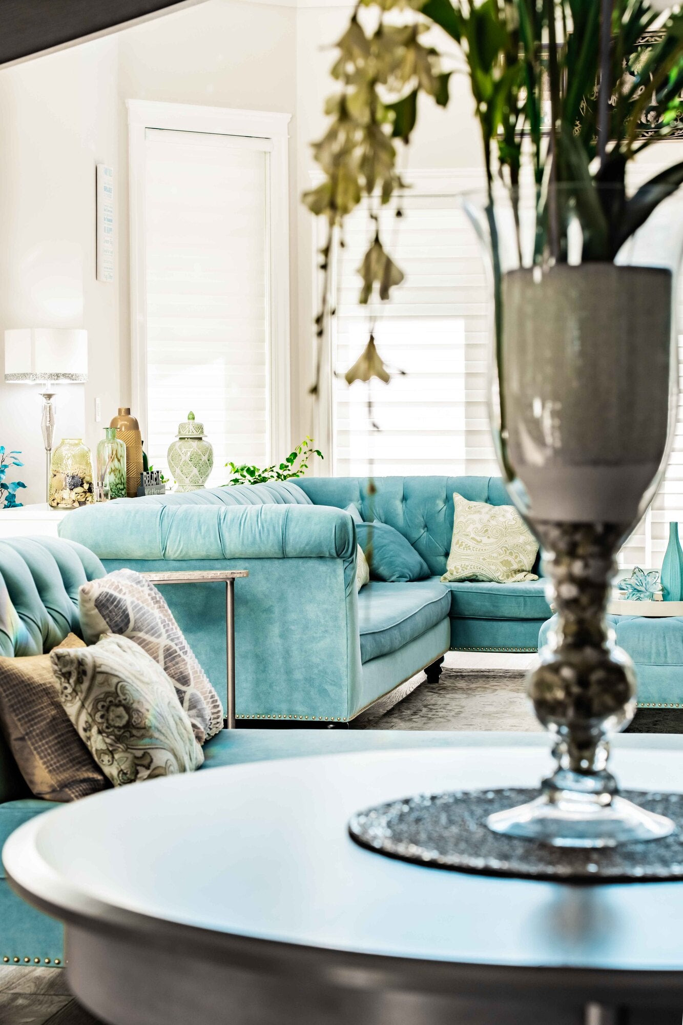 Home decor in Canada - Chateau & Co's
Cushion chairs